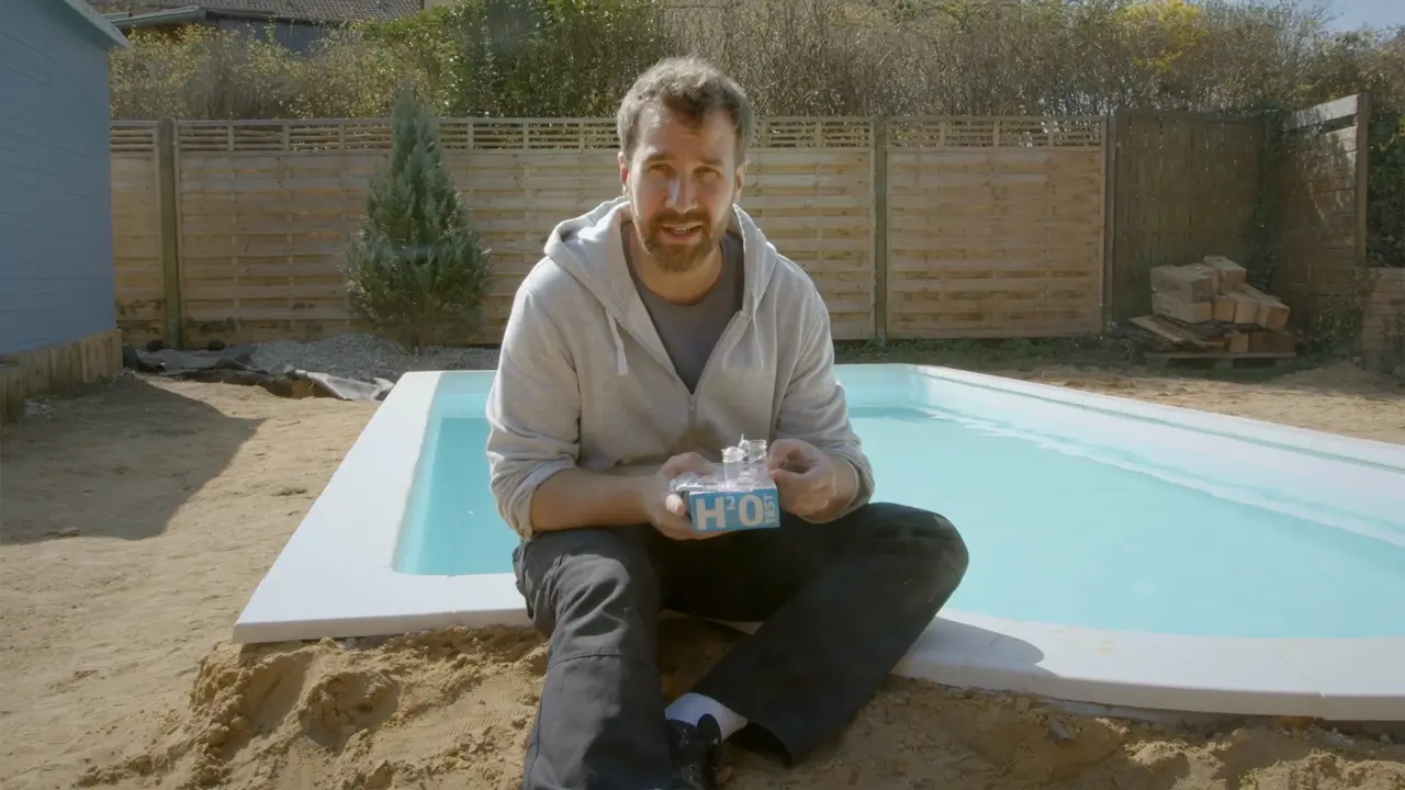 Inbetriebnahme-Pool-Wasserqualitaet-testen