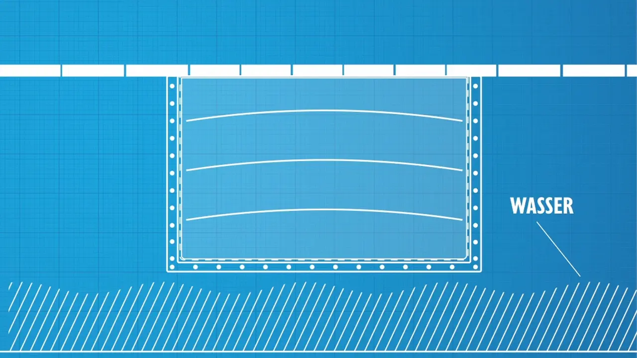 Nach Fixierung Pooltreppen Befestigungsleisten Folie Treppe des Pools ausschneiden