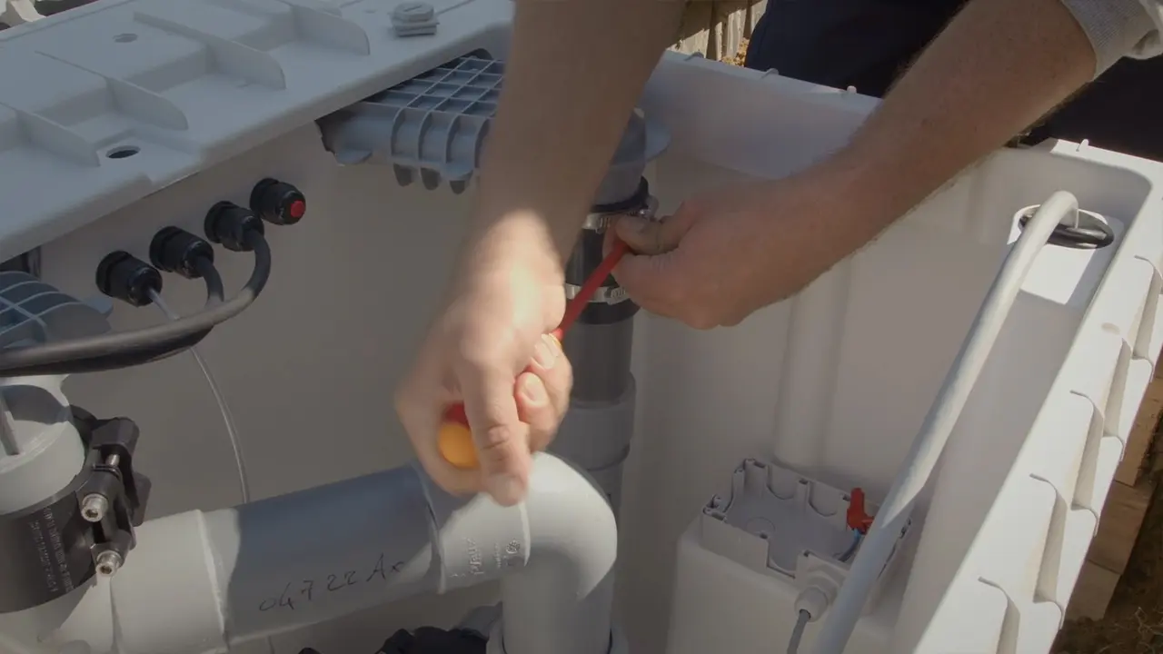 Poolfilter Pumpe anschliessen