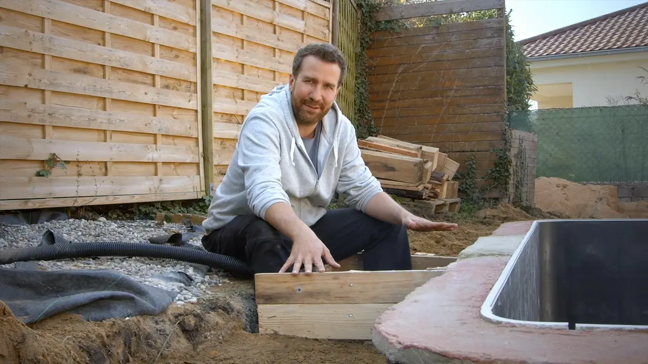 Schacht für Poolfilter aus Holz oder mauern