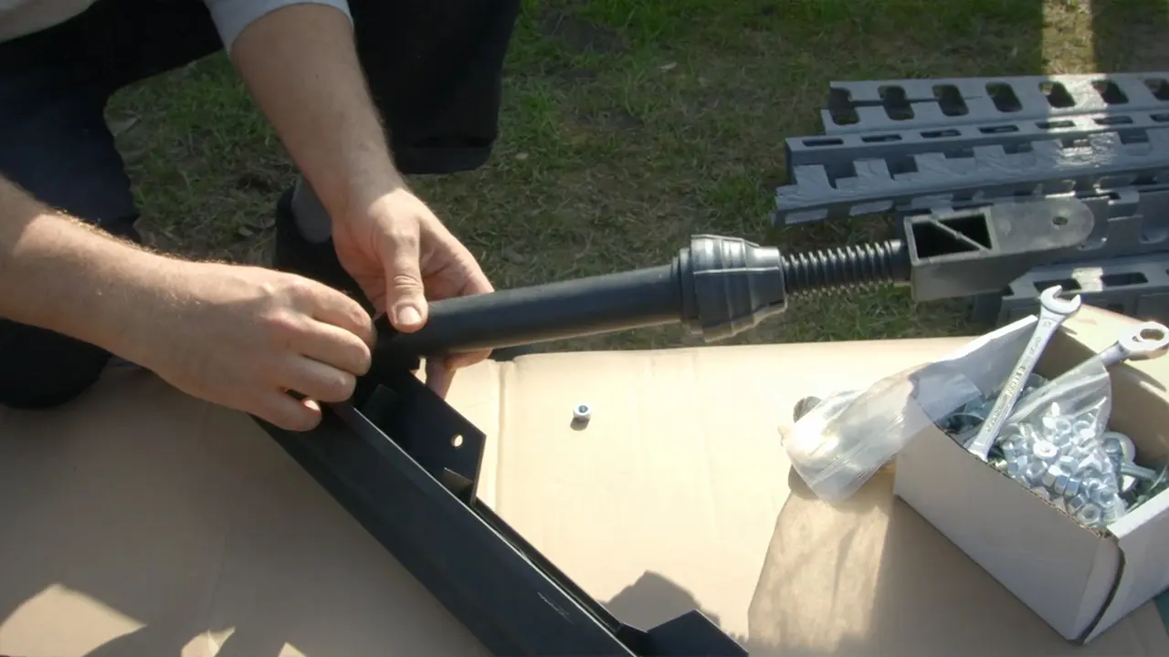 Stützstreben vormontieren